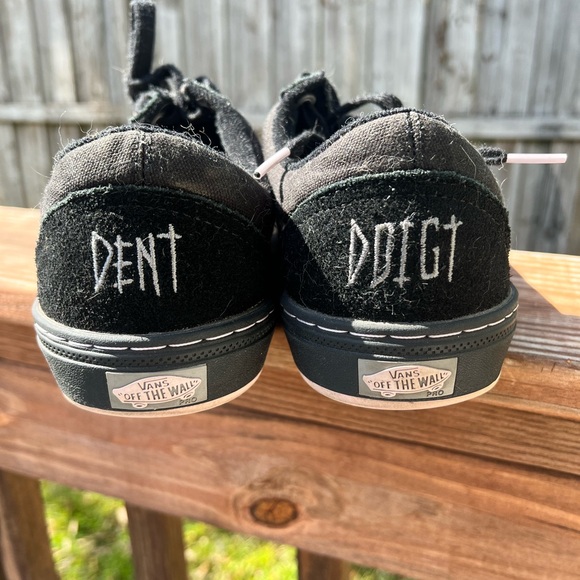 Vans - Picture 4 of 6